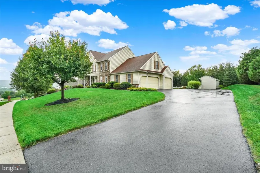 651 Mountain Laurel Ln, York, PA 17402 - #2