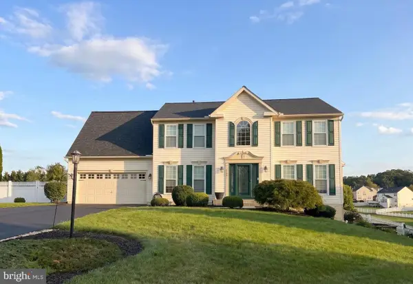 1915 Oak Hills Dr, HANOVER, PA 17331