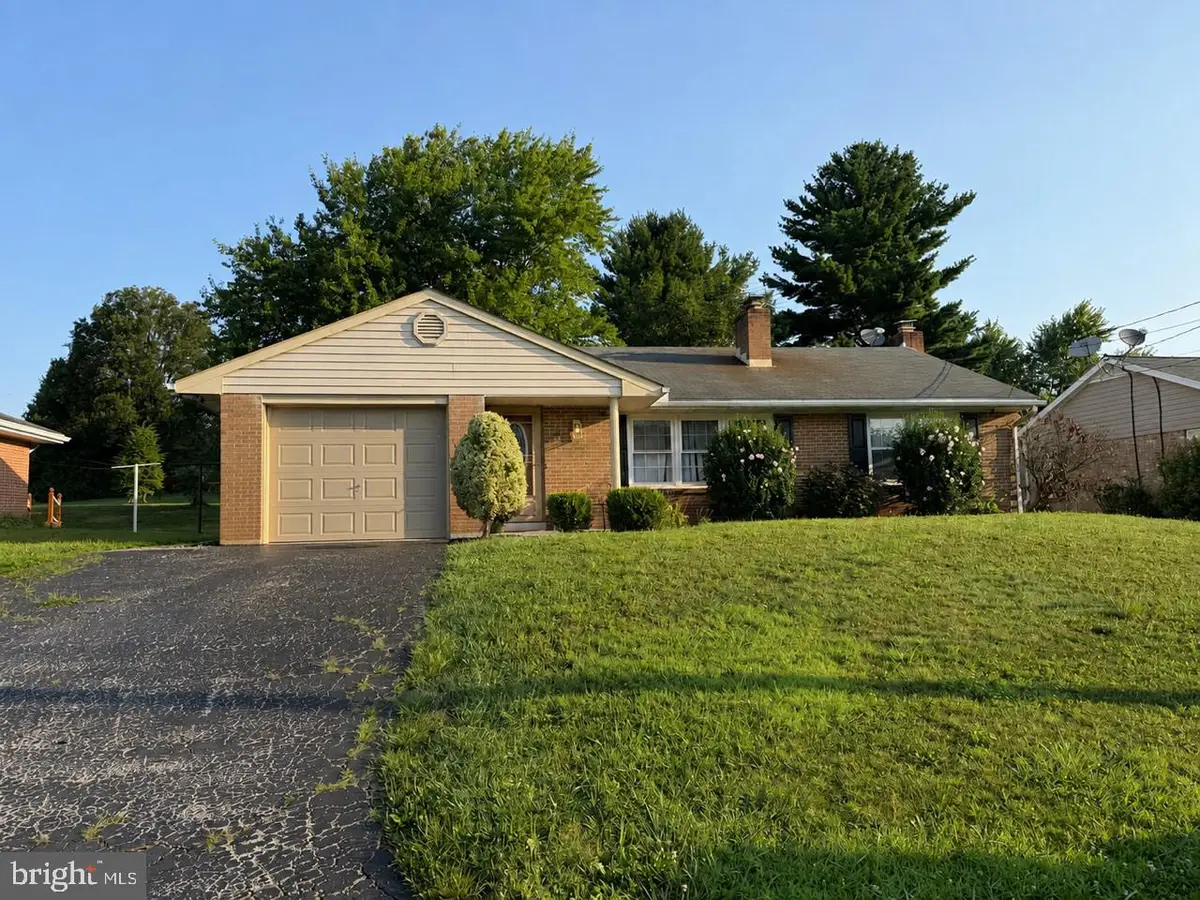 3967 Bahn Ave, York, PA 17408 - #1