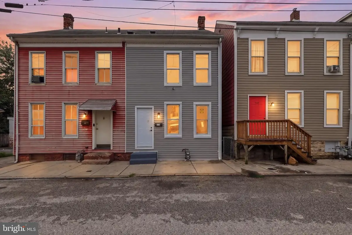 715 E Clarke Ave, York, PA 17403 - #1