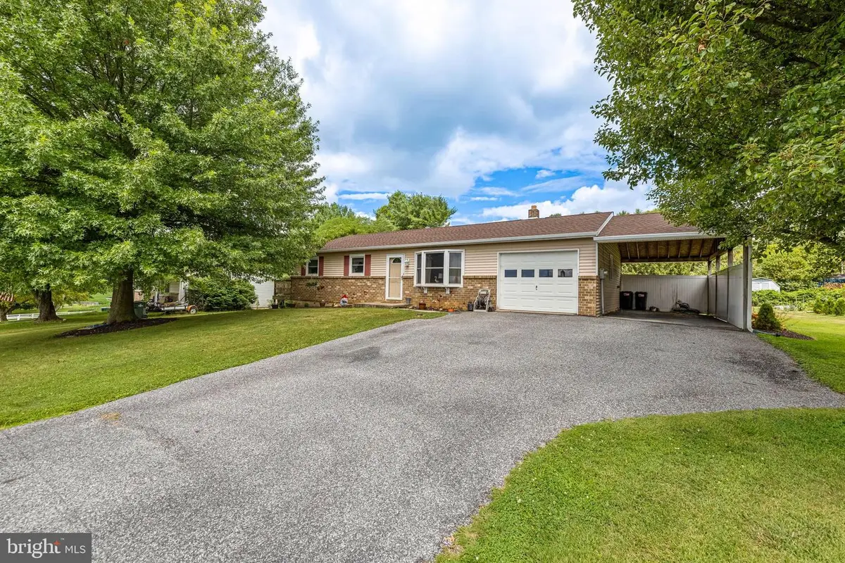 934 Dallas Dr, York, PA 17406 - #1