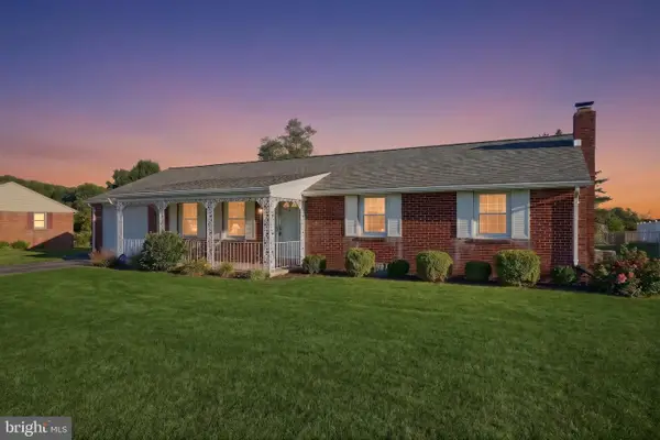 2426 Myers Rd, SPRING GROVE, PA 17362