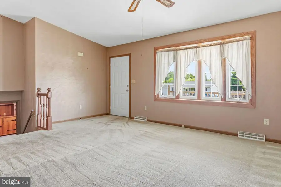 29 Allen Dr, Hanover, PA 17331 - #3