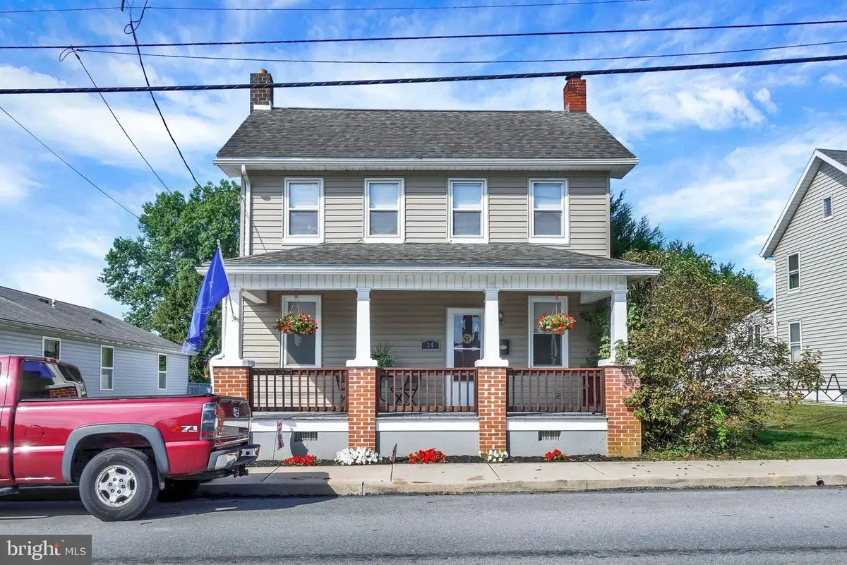 24 N Main St, East Prospect, PA 17317 - #1
