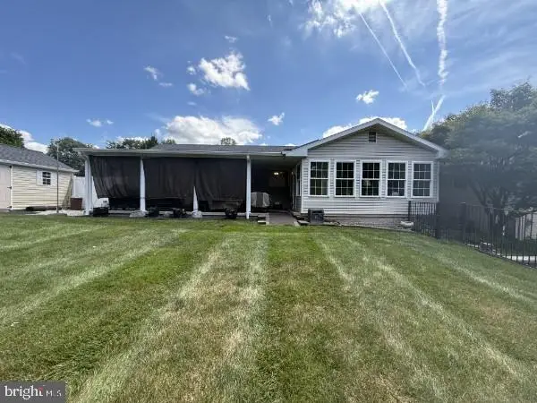 11 Springwood Ave, Stewartstown, PA 17363 - #3