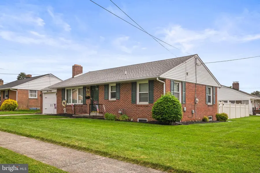 720 Mccosh St, Hanover, PA 17331 - #3
