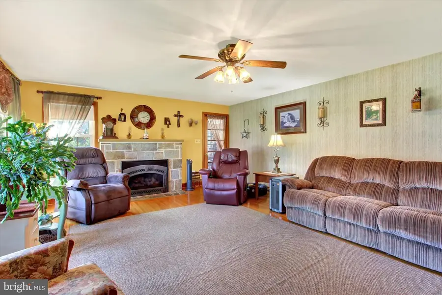 4024 Grandview Rd, Hanover, PA 17331 - #3