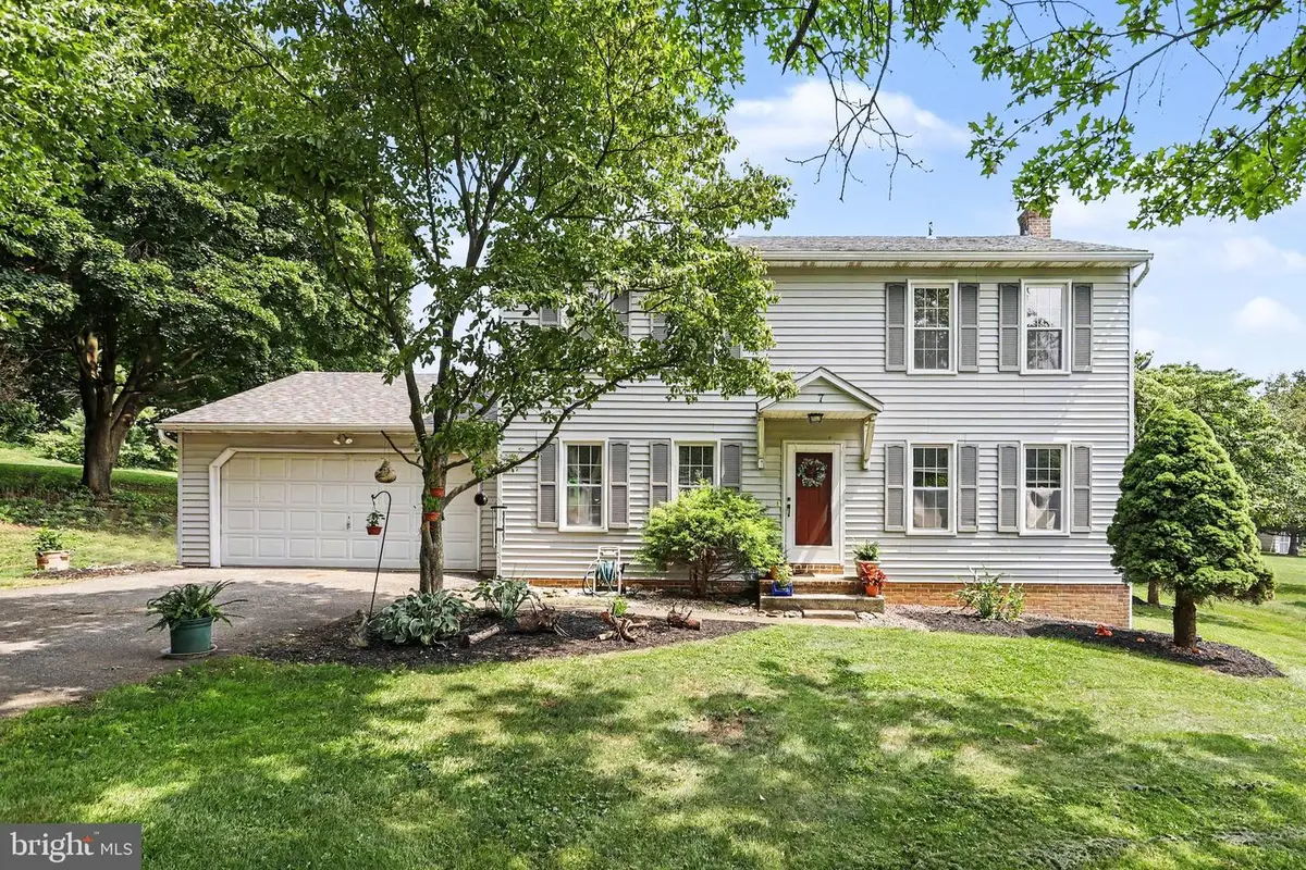 7 Cardinal Dr, Glen Rock, PA 17327 - #1