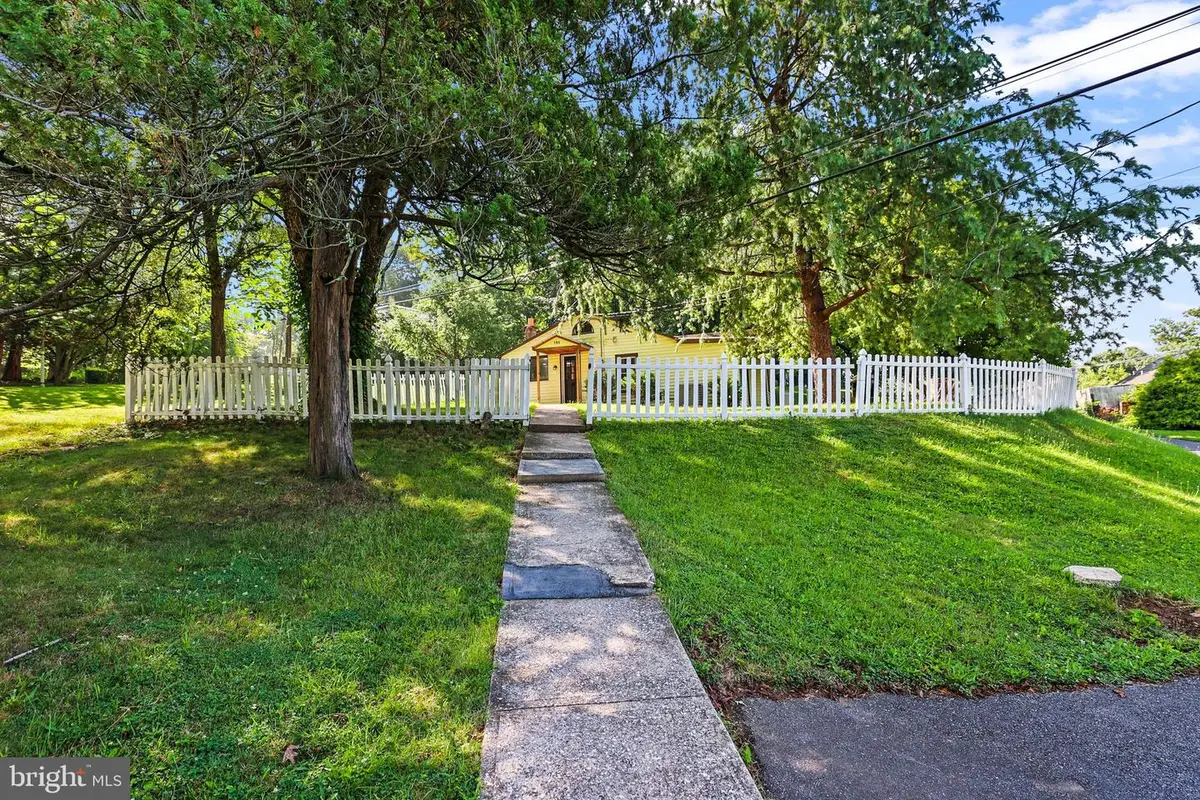 586 Lewisberry Rd, New Cumberland, PA 17070 - #1