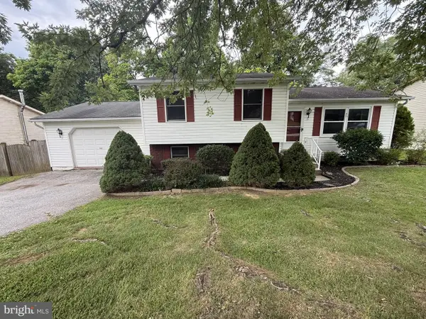 15 Loop Dr, HANOVER, PA 17331