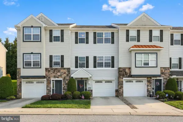 2424 Schultz Way, YORK, PA 17402