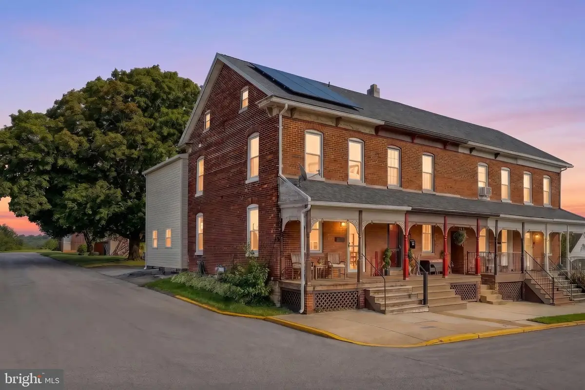 95 N East St, Spring Grove, PA 17362 - #1
