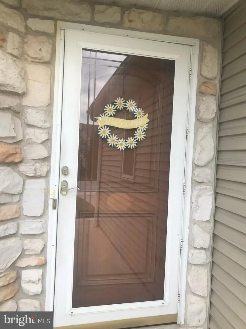 2716 Fairway Dr #2716, York, PA 17402 - #2