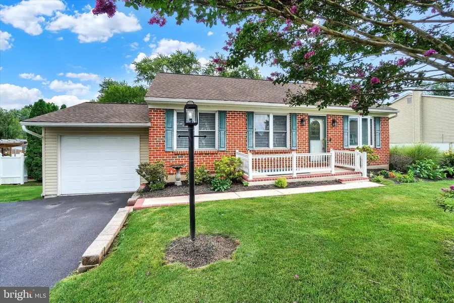355 Edgewood Rd, York, PA 17402 - #2