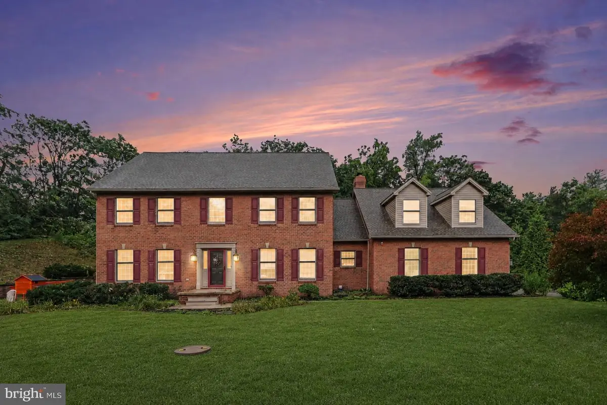 2005 Woodberry Rd, York, PA 17408 - #1