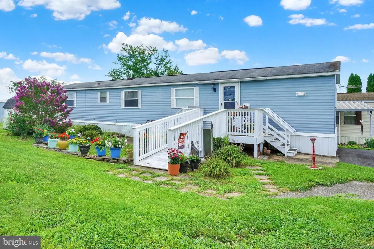 305 Sussex Ln, Glen Rock, PA 17327 - #1