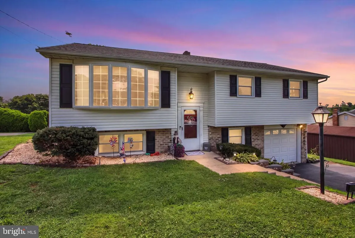 4003 Charity Dr, Red Lion, PA 17356 - #1