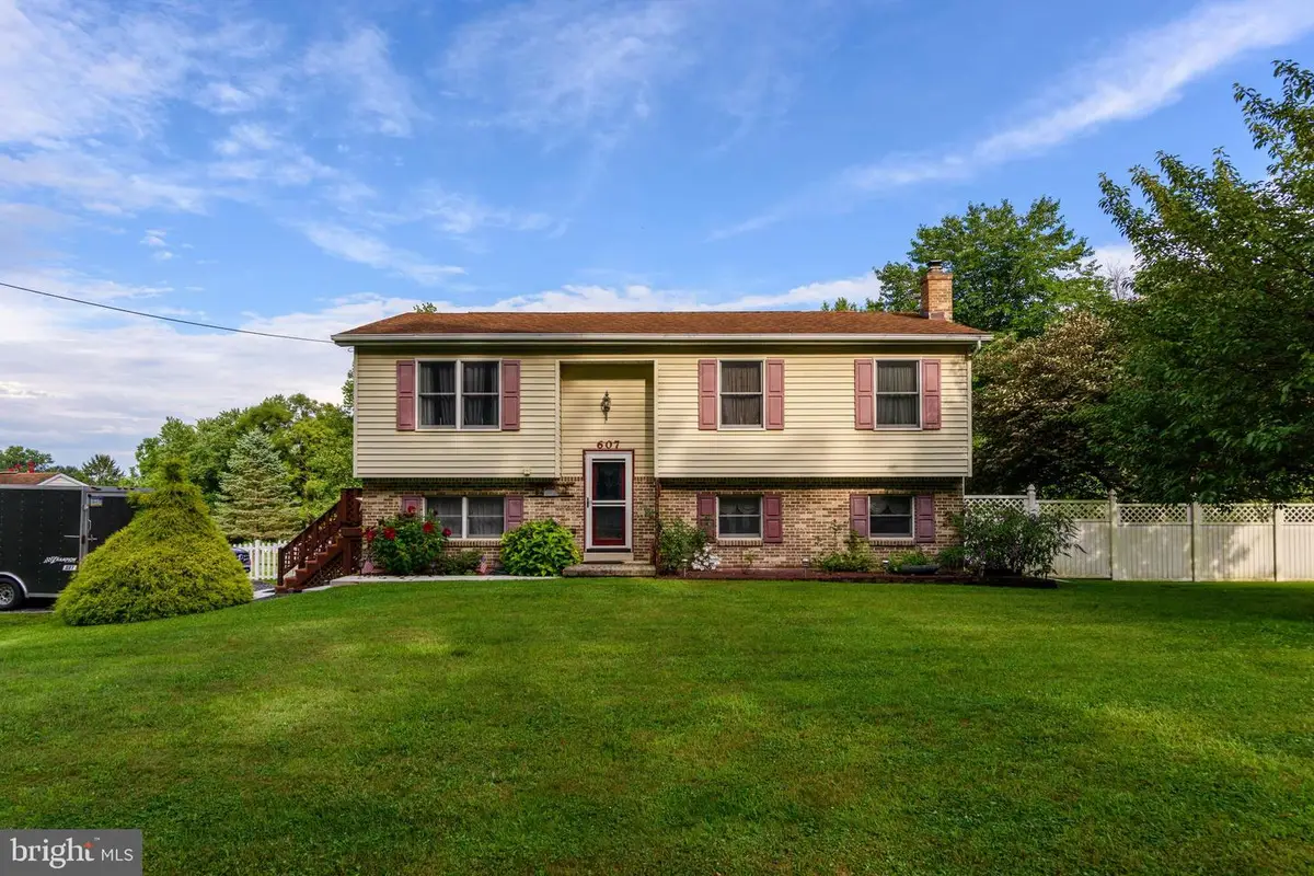 607 S Mountain Rd, Dillsburg, PA 17019 - #1