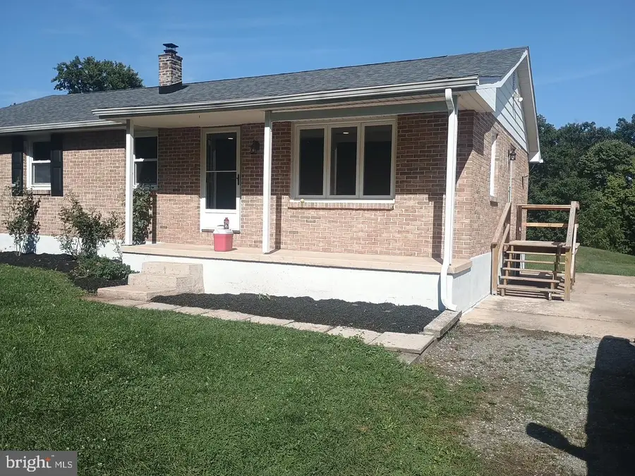 325 E Butter Rd, York, PA 17404 - #2