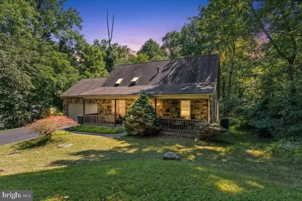 682 Woodburne Rd, LEWISBERRY, PA 17339