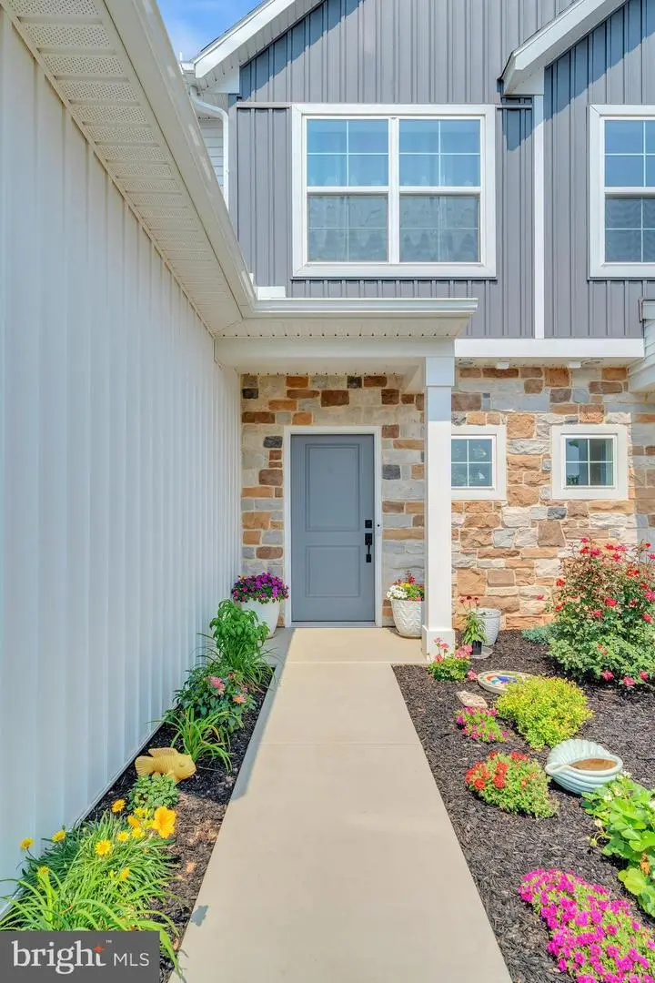 7459 Saint Patrick Ct, Abbottstown, PA 17301 - #2