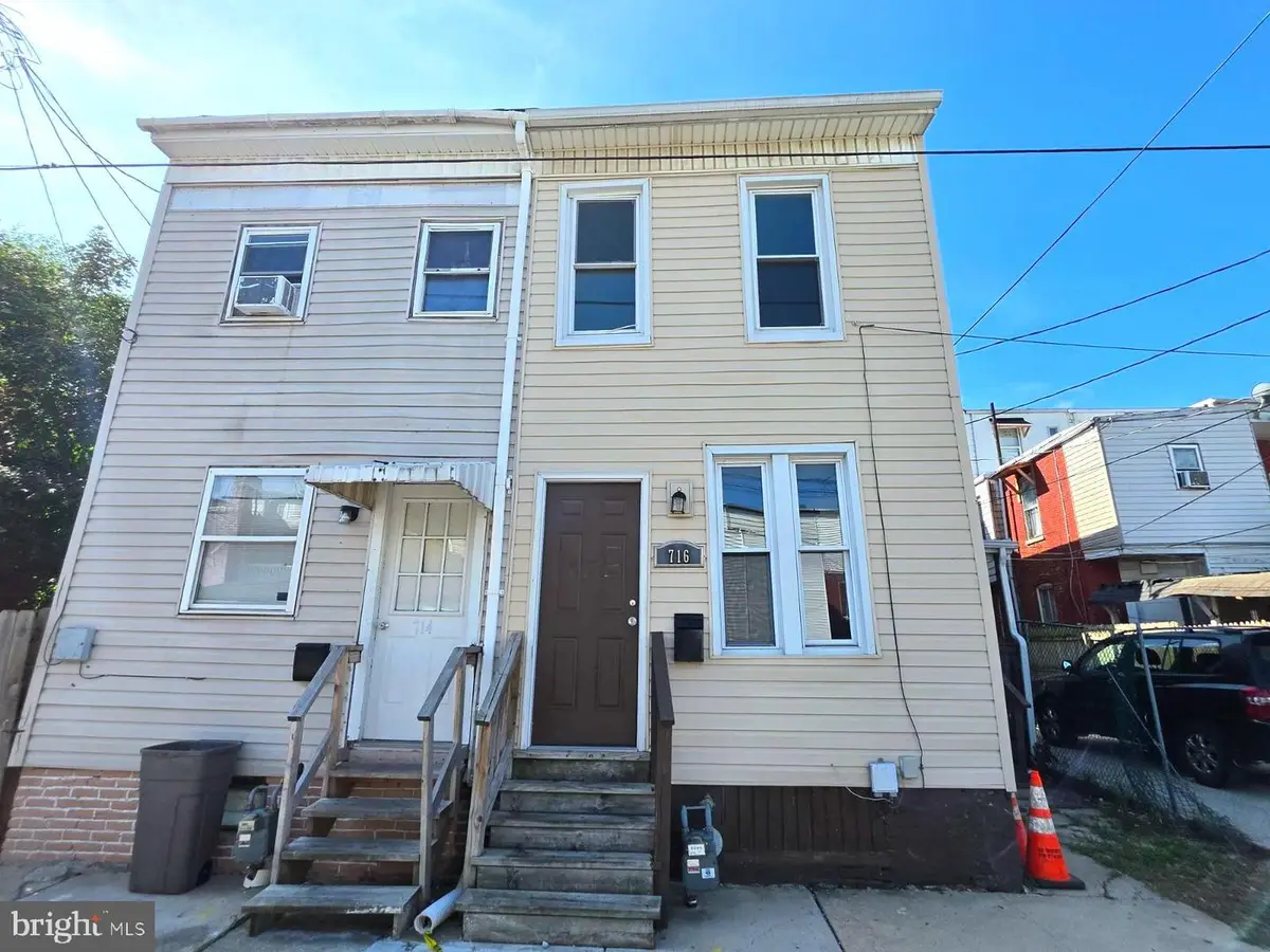 716 School Pl, York, PA 17401 - #1