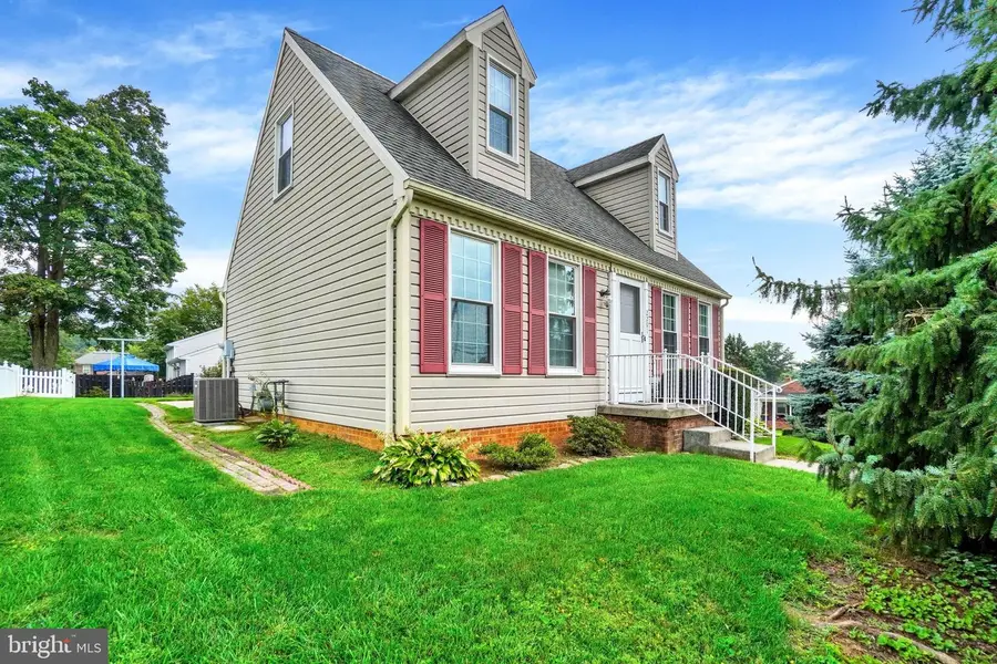2201 Pleasant View Dr, York, PA 17406 - #3