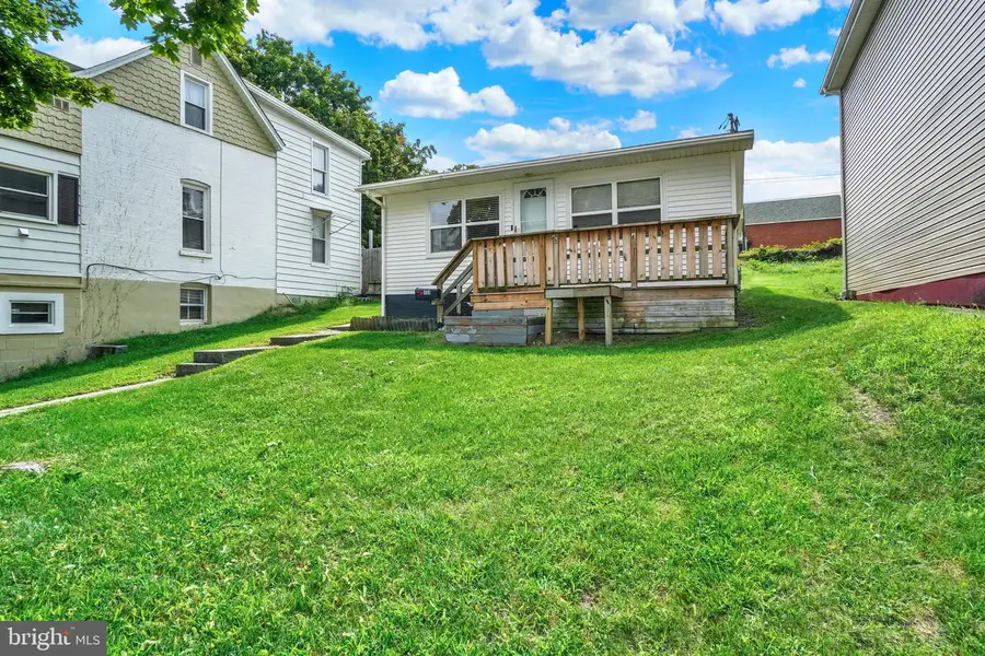 1608 W Poplar Ter, York, PA 17404 - #2