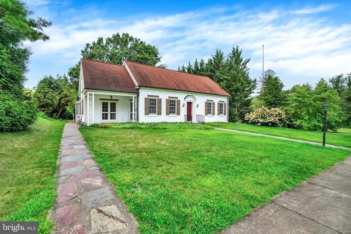 980 Mckenzie St, York, PA 17403 - #1