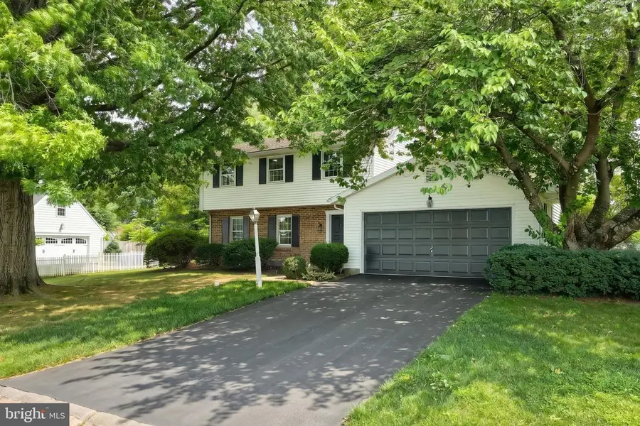 2156 Southbrook Dr, York, PA 17403 - #2