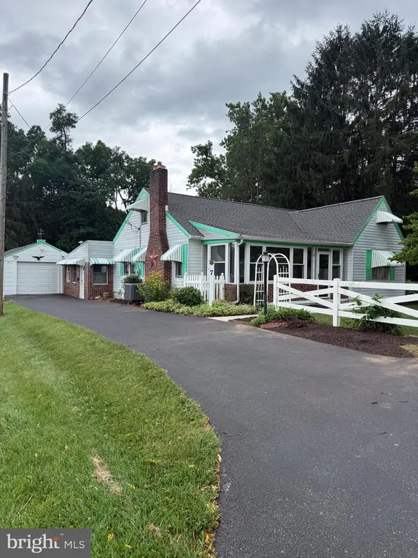 7 Pine St, DILLSBURG, PA 17019