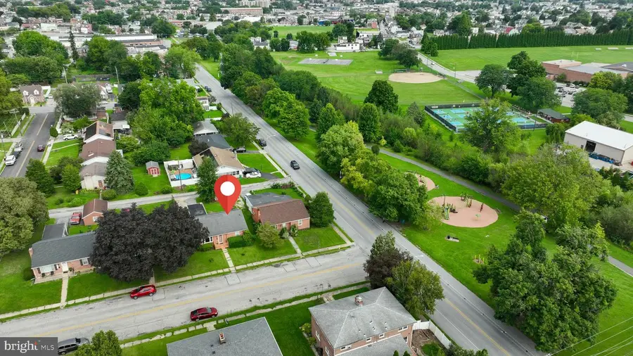 361 E Springettsbury Ave, York, PA 17403 - #2