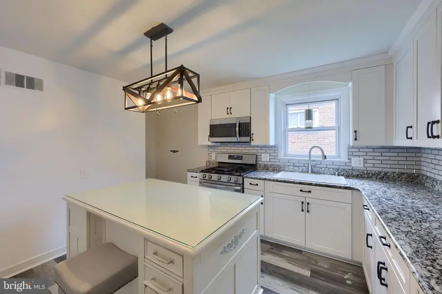 361 E Springettsbury Ave, York, PA 17403 - #3