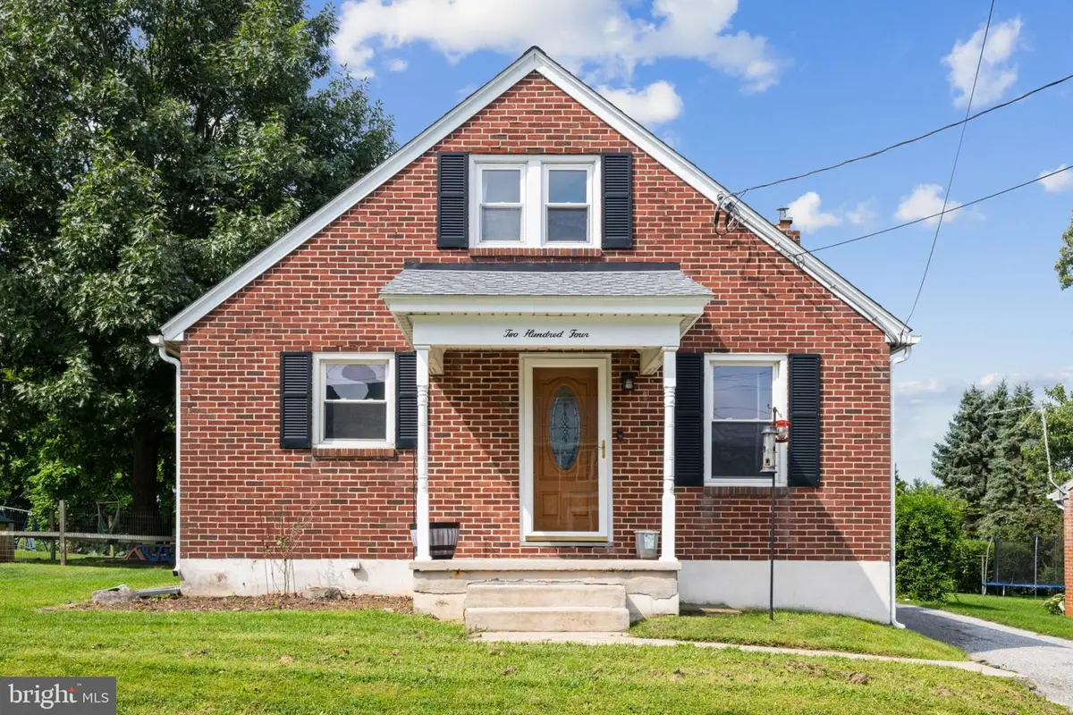 204 S Park St, Dallastown, PA 17313 - #1