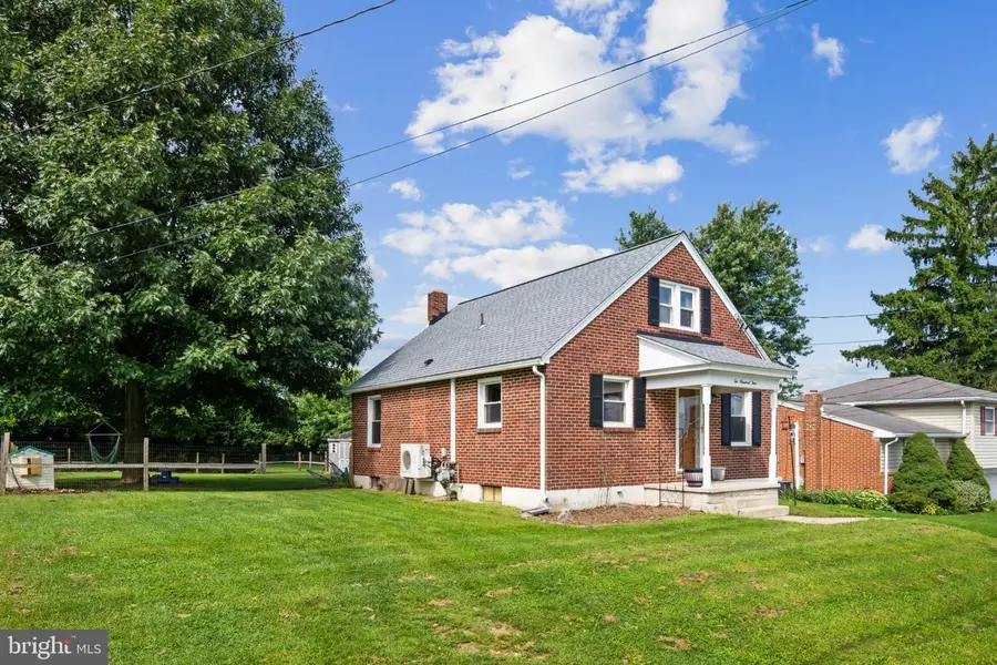 204 S Park St, Dallastown, PA 17313 - #2