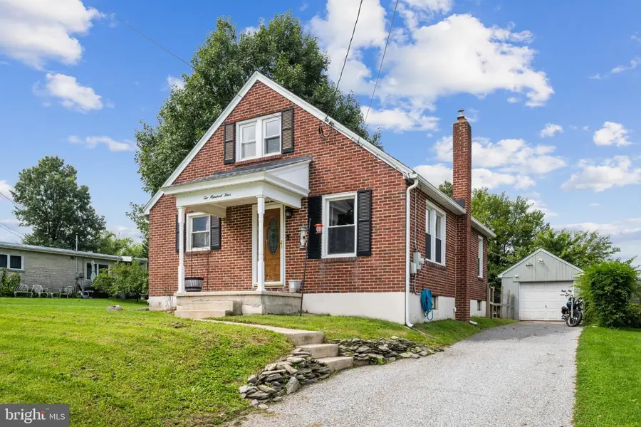 204 S Park St, Dallastown, PA 17313 - #3