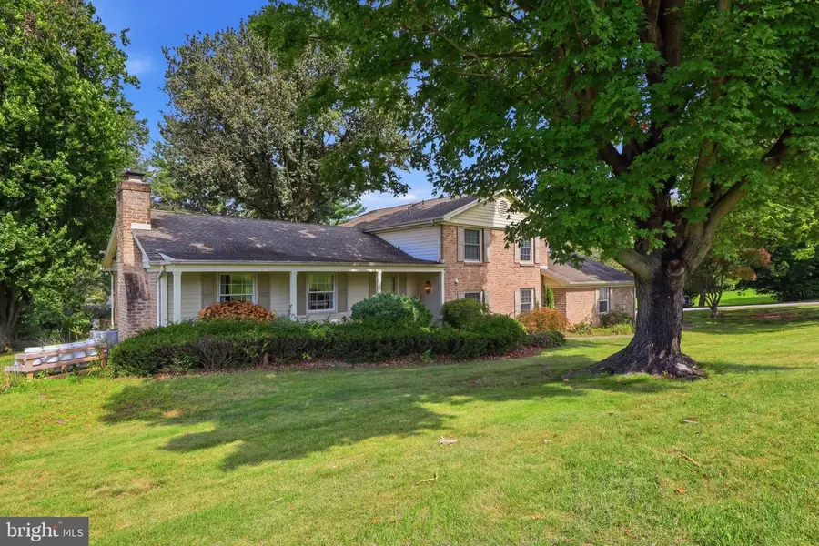 200 S 8th St, Mount Wolf, PA 17347 - #3