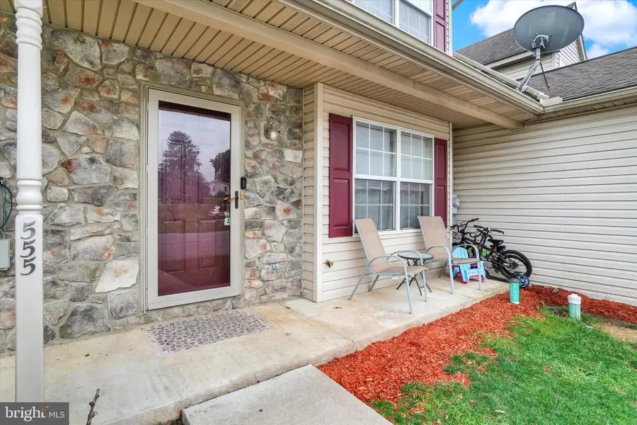 555 Glen Dr, Manchester, PA 17345 - #3