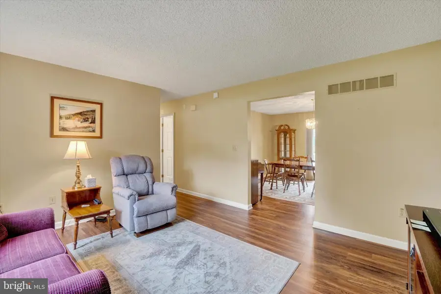 2829 Glen Hollow Dr, York, PA 17406 - #3