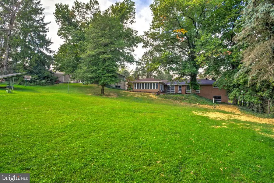 2020 Winding Rd, York, PA 17408 - #2