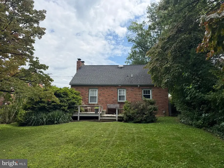 172 Edgewood Rd, York, PA 17402 - #3