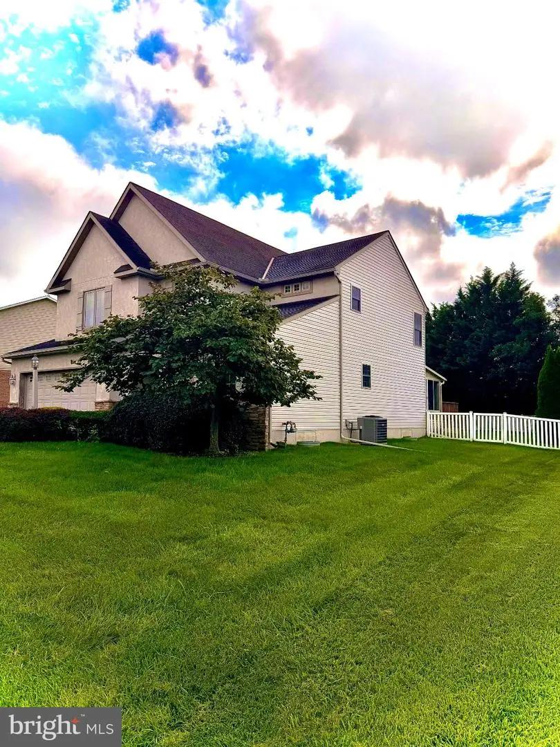 891 Solarlight Dr, York, PA 17402 - #3