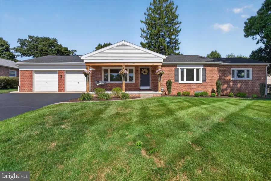 307 Hillcrest Rd, York, PA 17403 - #3