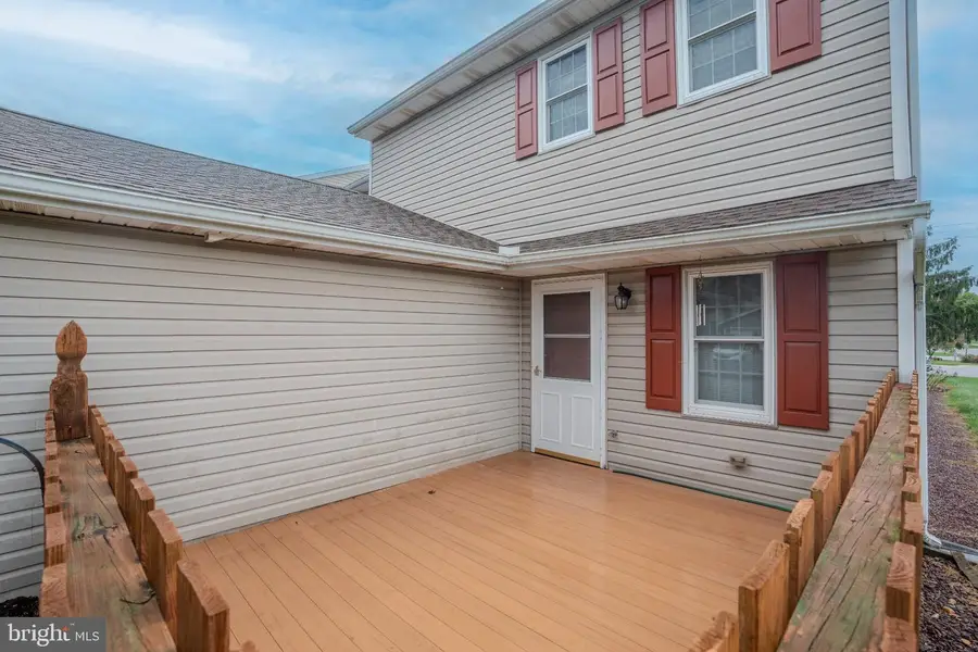 401 Bentwood Ln, York, PA 17408 - #3