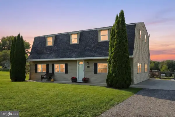 2052 Noss Rd, YORK, PA 17408