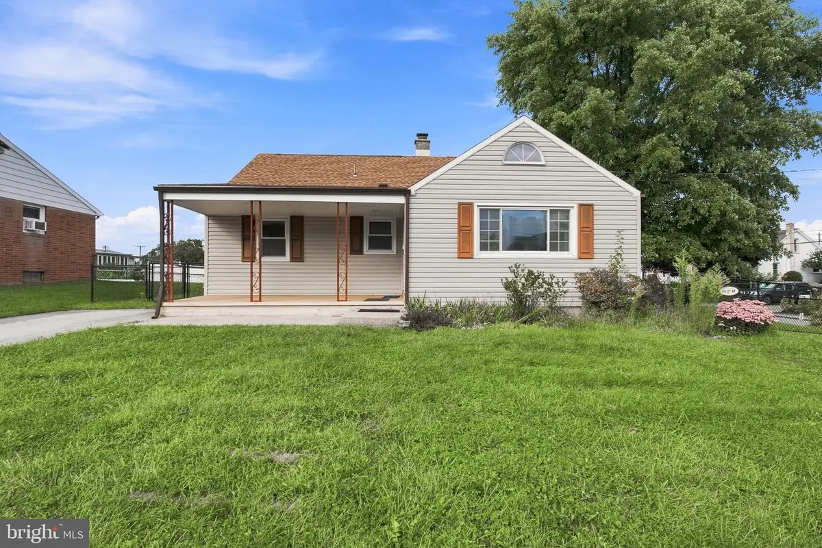 40 2nd St, Windsor, PA 17366 - #1