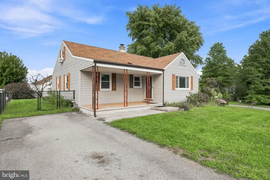 40 2nd St, Windsor, PA 17366 - #2