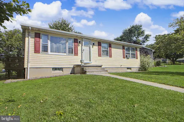 54 Lion Dr, HANOVER, PA 17331