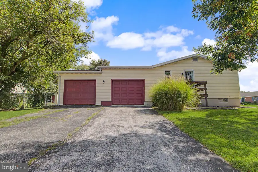 54 Lion Dr, Hanover, PA 17331 - #2