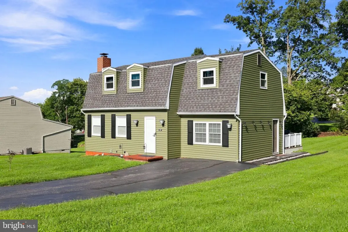 451 Hillside Dr, Red Lion, PA 17356 - #1